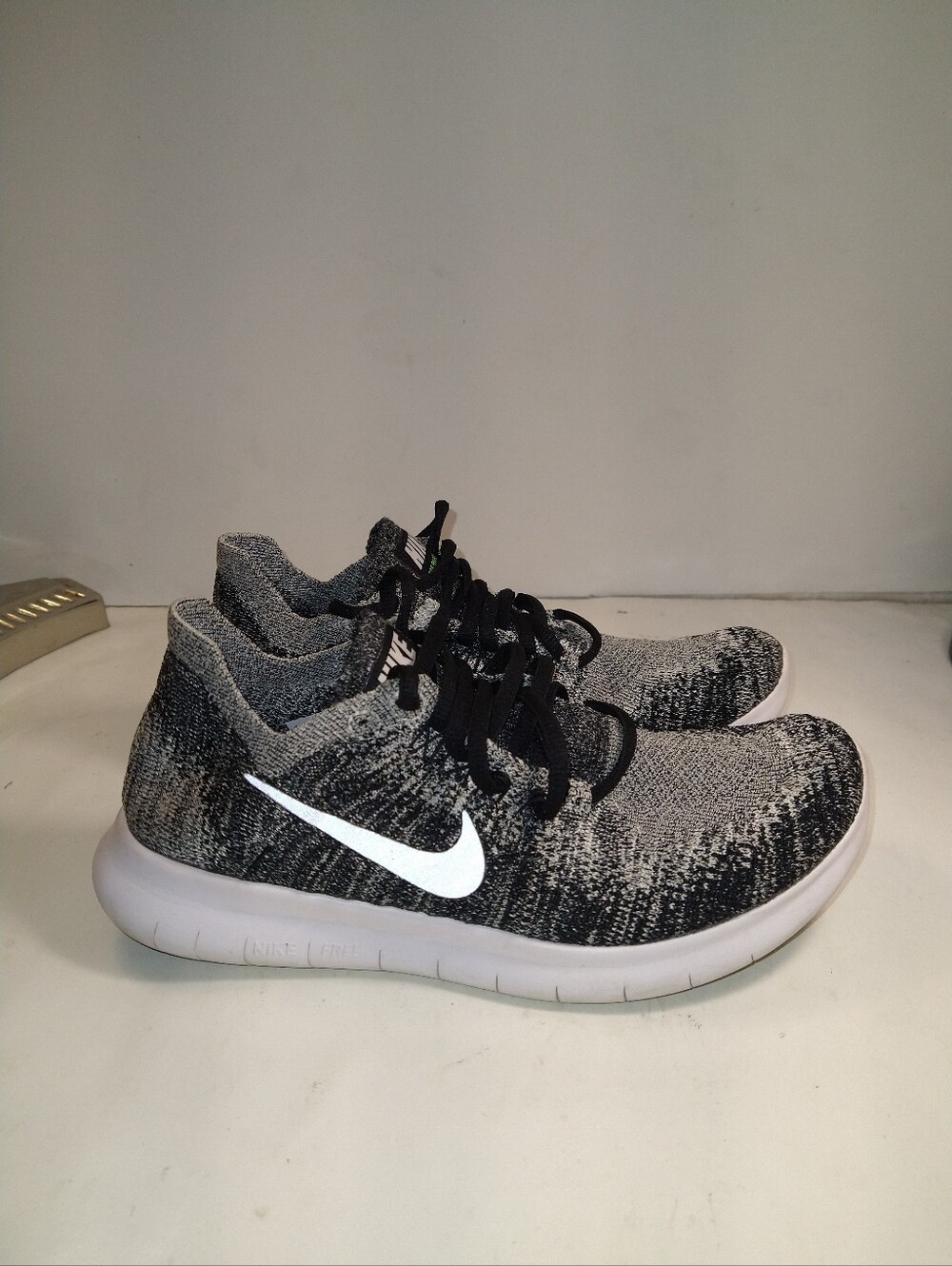 Nike Free RN Flyknit Oreo Running Shoes Women's sz 6 (880844-003).
